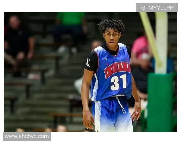 杰登艾维如何在NBA赛场上展现出色的个人能力与团队合作精神