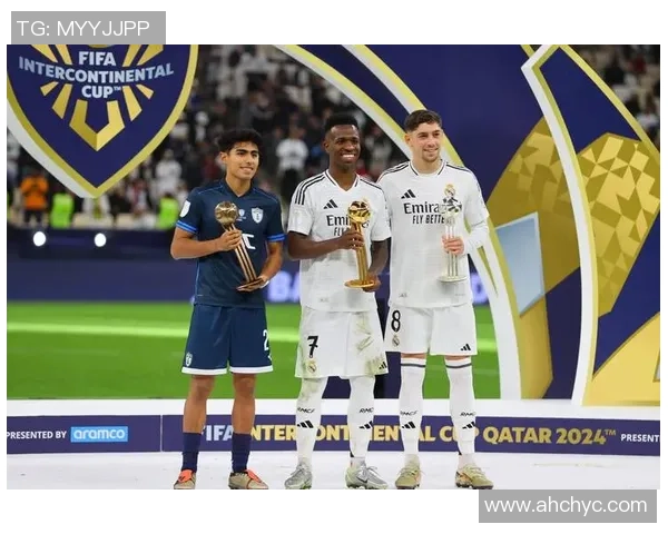 皇马与多特精彩对决比分揭晓球迷热议赛场表现与战术分析 皇马与多特精彩对决比分揭晓球迷热议赛场表现与战术分析